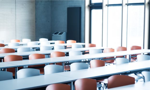 تاريخ الكلية